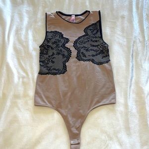 Victoria’s Secret (M)